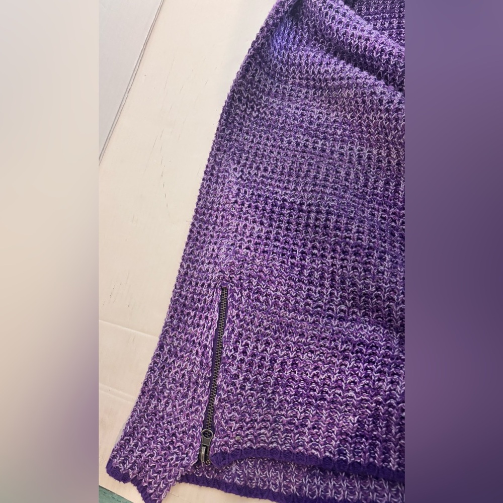 Denim&Co Purple Tunic Crew Neck Sweater size Large Petite with extended sides - Picture 8 of 8